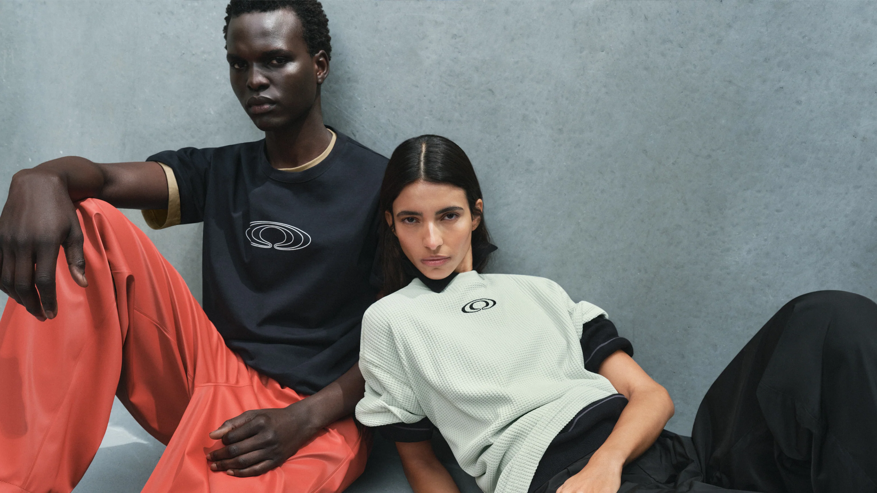 Eleganza Scandinava sotto la Pioggia